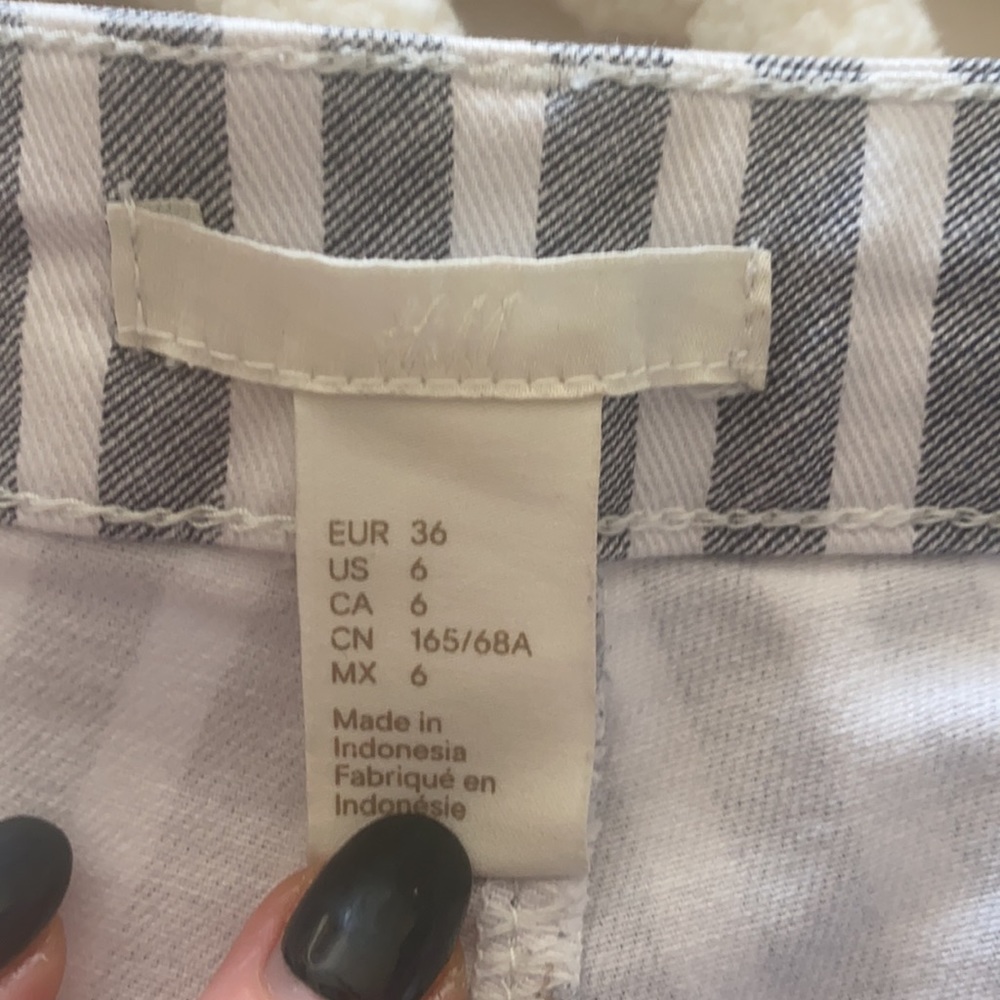 H&M shorts - Picture 2 of 3